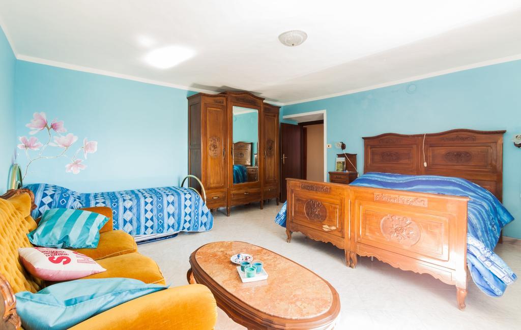 Castel Boglione Bed And Breakfast Val D'Oche الغرفة الصورة