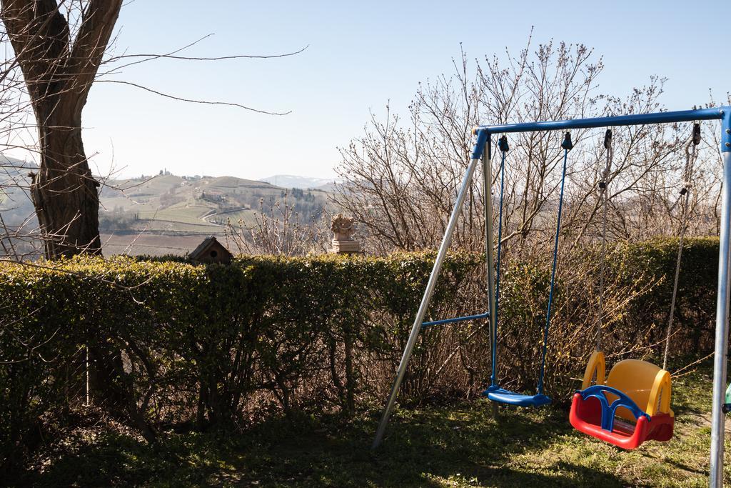 Castel Boglione Bed And Breakfast Val D'Oche المظهر الخارجي الصورة