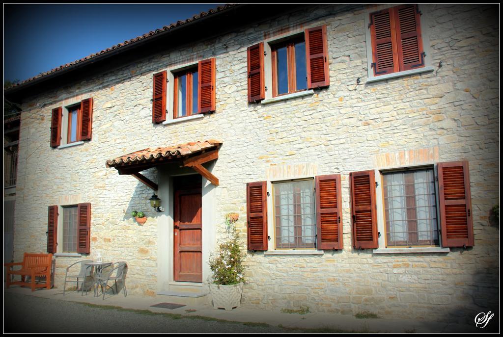Castel Boglione Bed And Breakfast Val D'Oche المظهر الخارجي الصورة