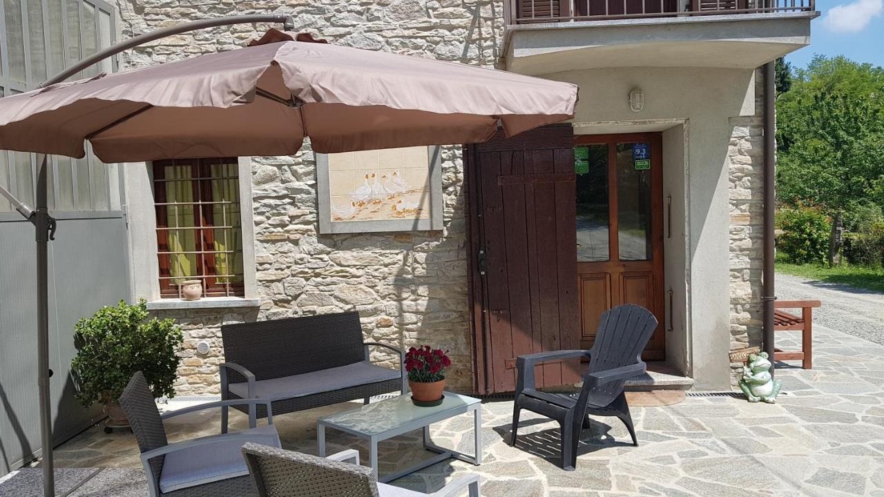 Castel Boglione Bed And Breakfast Val D'Oche المظهر الخارجي الصورة